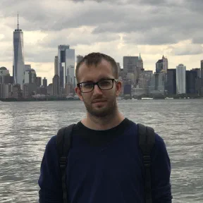 Mattia Valzelli with the New York skyline in the background